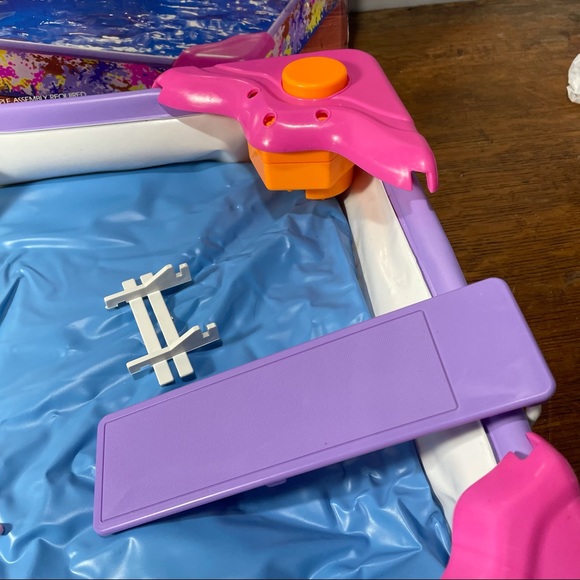 Vintage Barbie Spray & play pool & tent - Picture 6 of 9